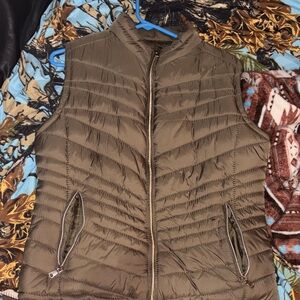 Women's Quilted Puffer Vest - Olive